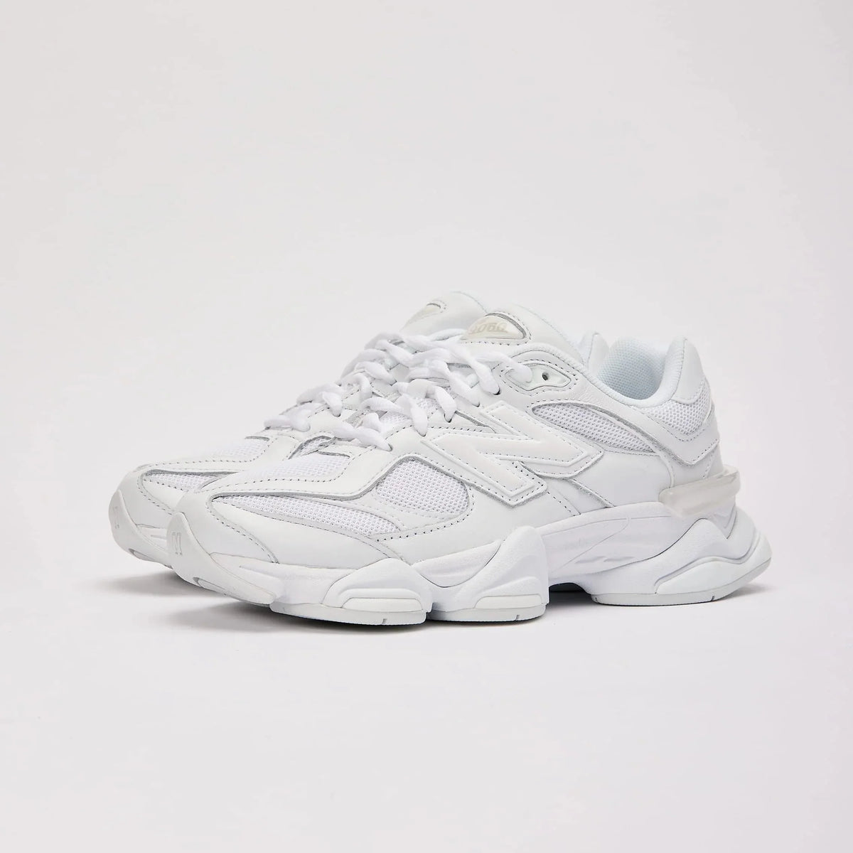 9060 | Triple White